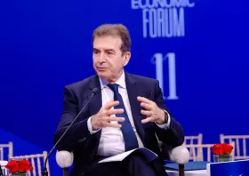 Χρυσοχοΐδης: 100-120 καταγγελίες καθημερινά για ενδοοικογενειακή βία