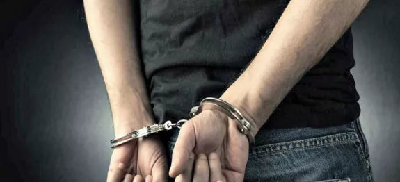 Ορεινή Ξάνθη: Άνδρας κατηγορείται ότι βίαζε πέντε χρόνια την κόρη του Ορεινή Ξάνθη: Άνδρας κατηγορείται ότι βίαζε πέντε χρόνια την κόρη του